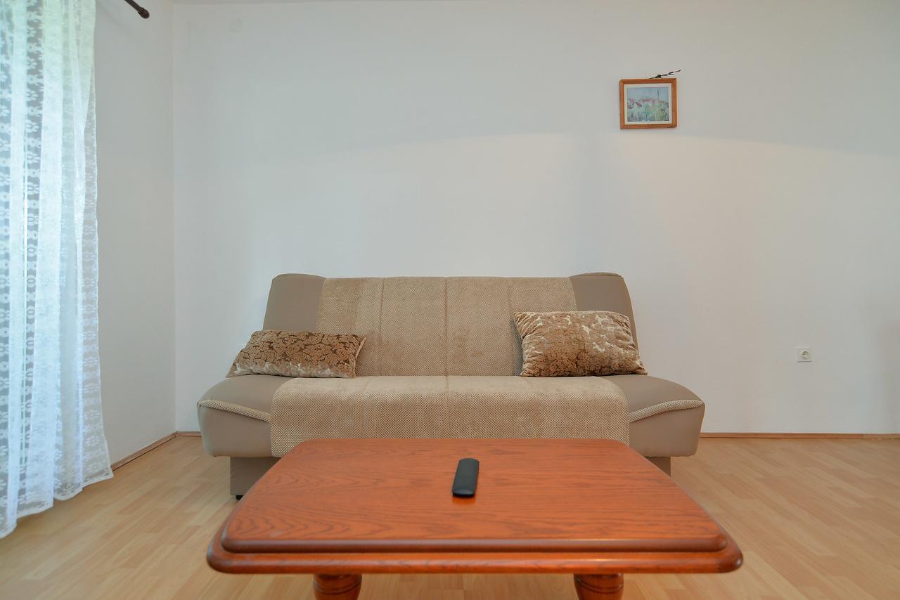 Apartment Ana 1725 Pula